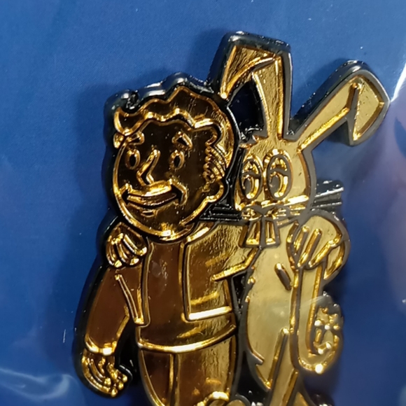 NIP Fallout pin #14 - Picture 4 of 5
